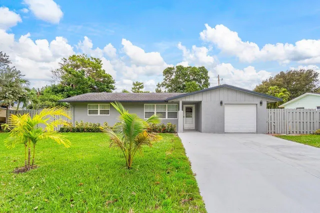 $599,900 | 152 Southeast 28th Court, Boynton Beach, FL 33435