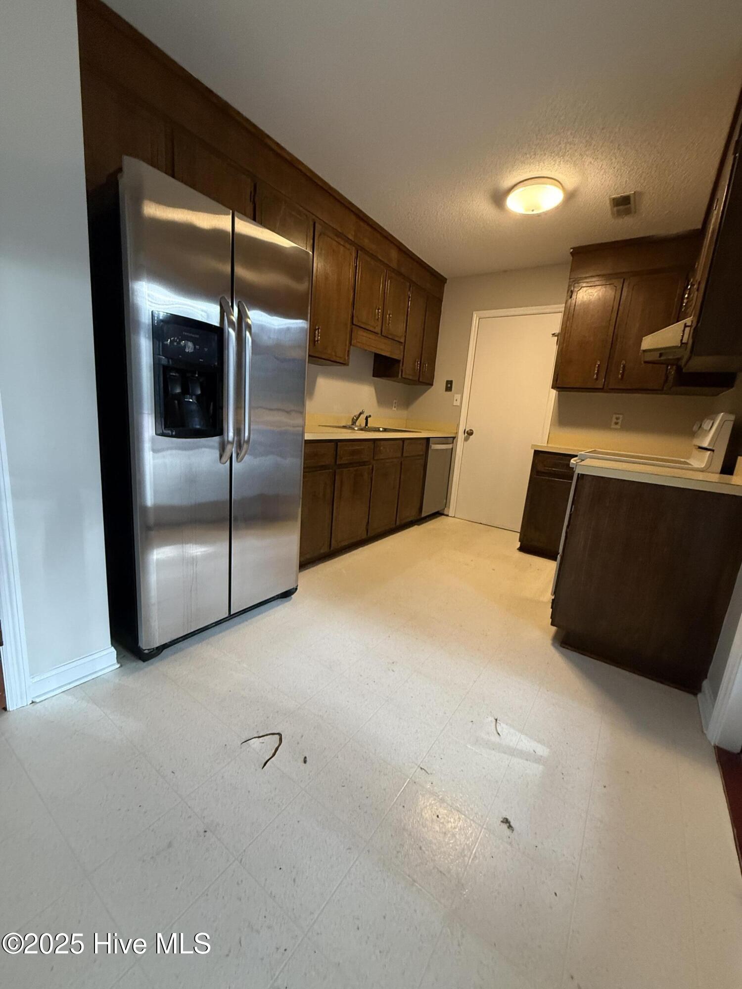 276 Goose Creek Road Hubert, NC 28539 - Photo 8 of 19 kitchen