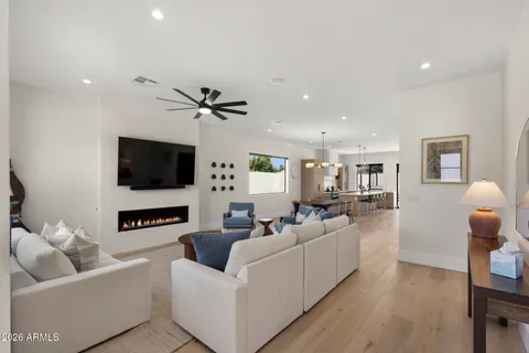 $2,189,000 | 4546 East Campbell Avenue, Phoenix, AZ 85018