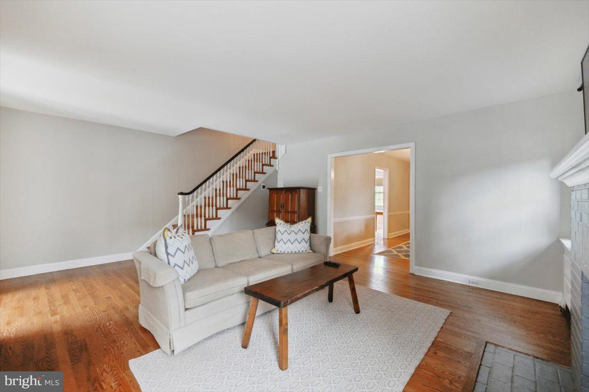 2302 Kenilworth Road Ardmore, PA 19003 - Photo 5 of 24