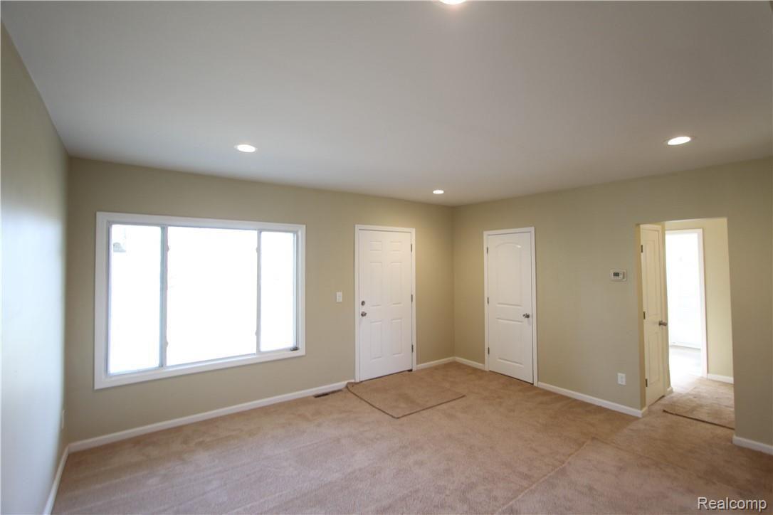 4226 Venoy Road Wayne, MI 48184 - Photo 23 of 37 living room main floor