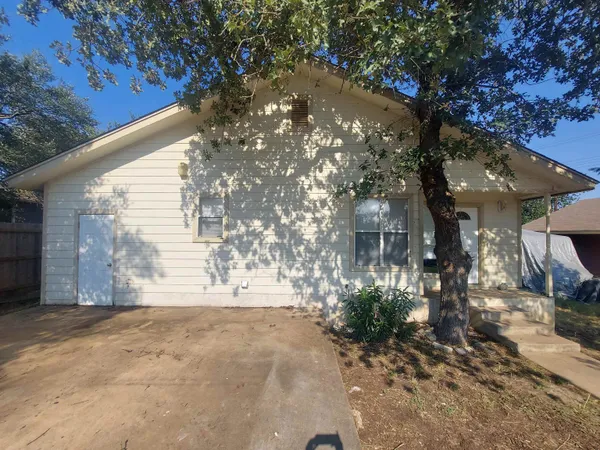 $1,495 | 752 Pecan Lane, Cottonwood Shores, TX 78657