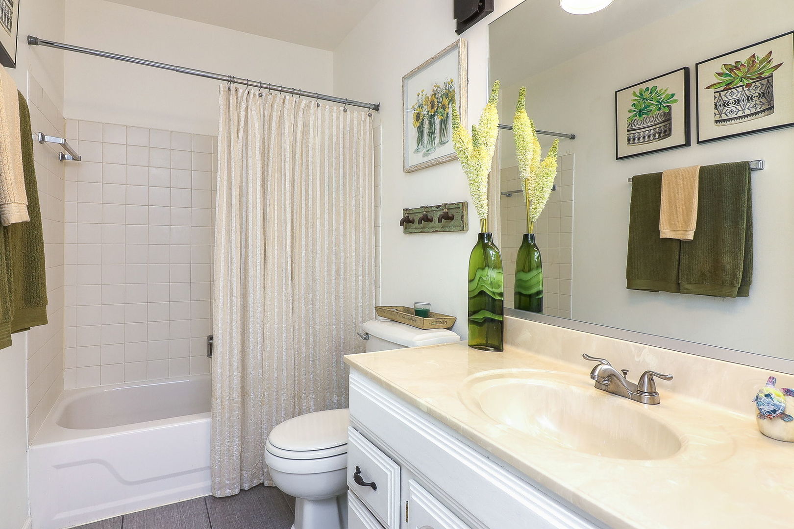 635 Limerick Lane, Unit 2B Schaumburg, IL 60193 - Photo 12 of 15 a bathroom with a sink toilet and shower