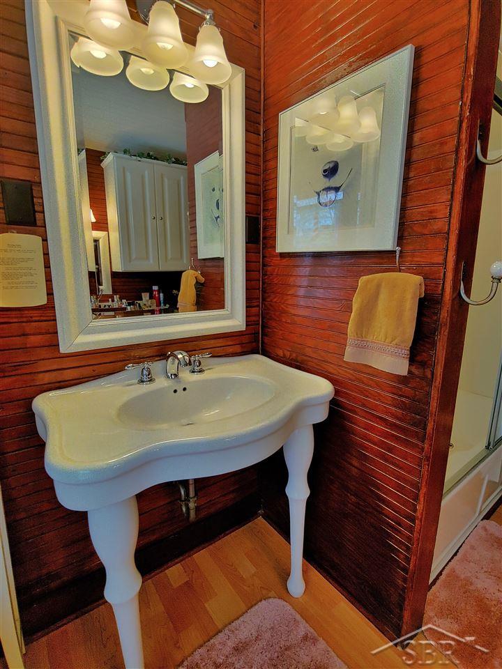 156 North Linwood Beach Road Linwood, MI 48634 - Photo 37 of 81 Guest Bath.