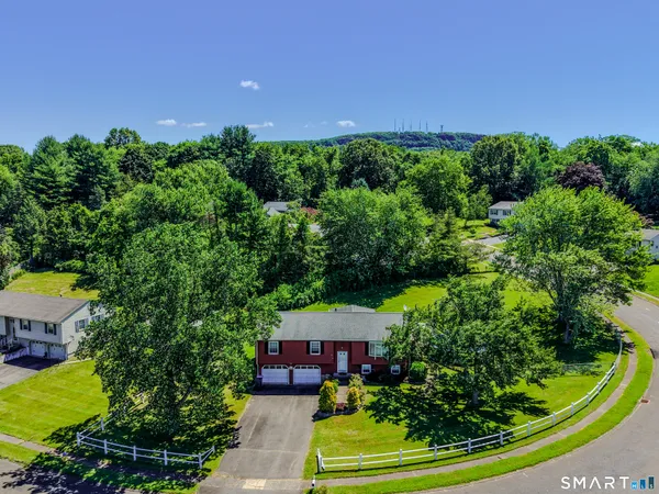 $475,000 | 55 Hacienda Circle, Southington, CT 06479