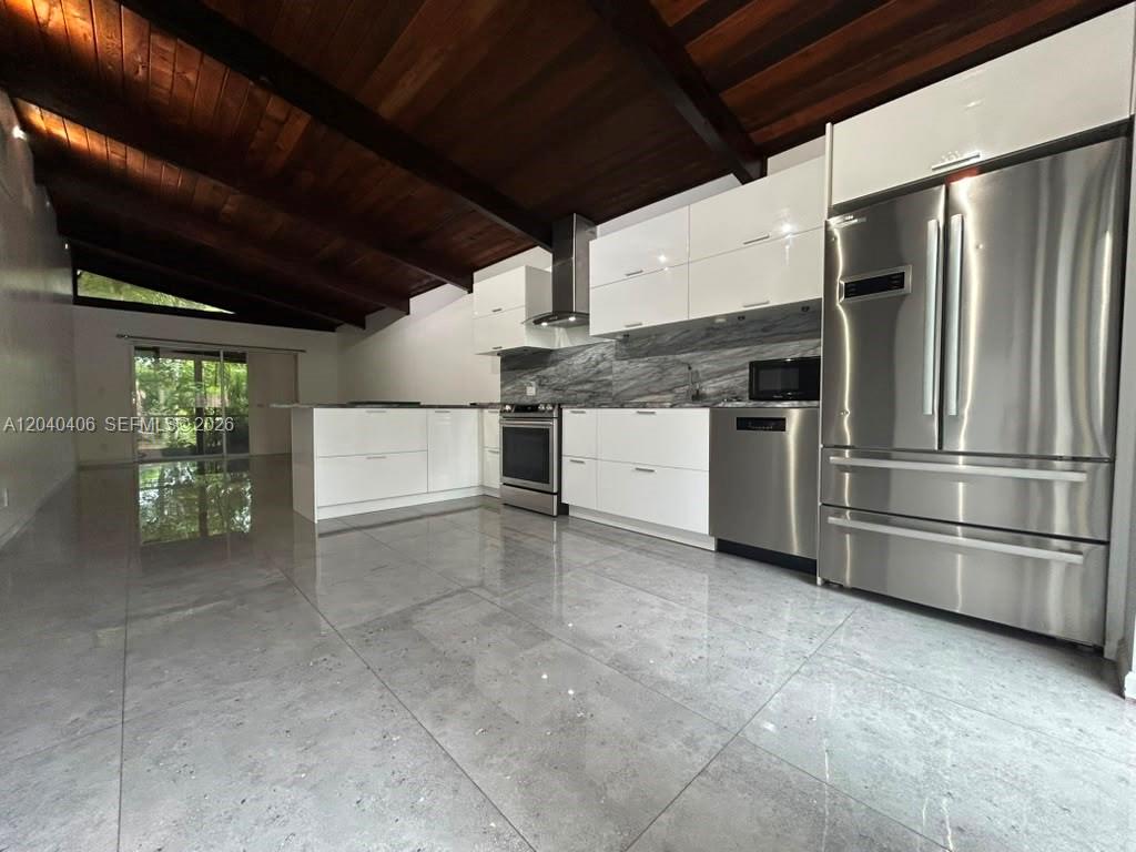 112 Fox Road, Unit 250 Hollywood, FL 33024 - Photo 5 of 27 Gallery Image 5