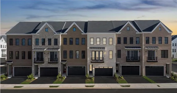 $4,750 | 42123 Picasso Square, Ashburn, VA 20148