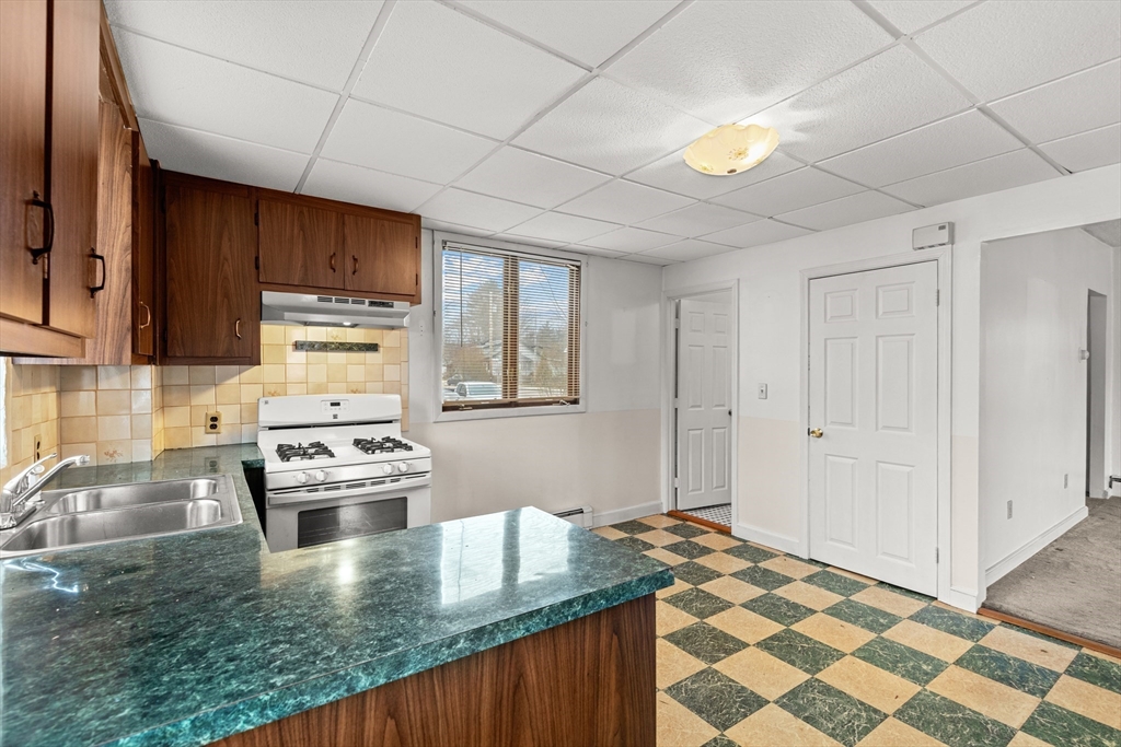 155 Union Street Holbrook, MA 02343 - Photo 11 of 31