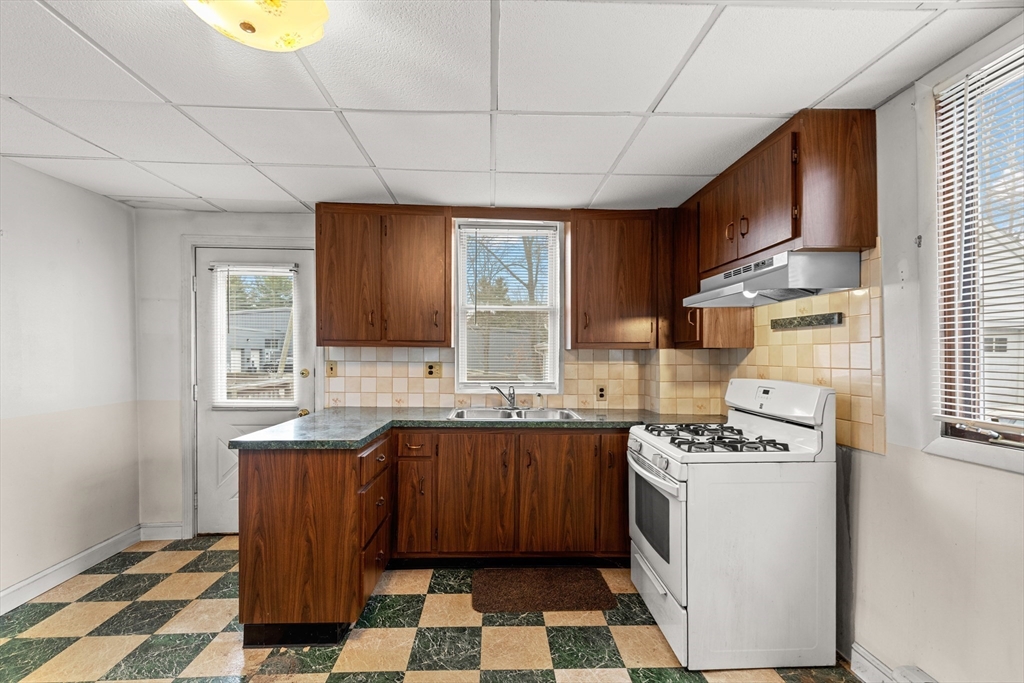 155 Union Street Holbrook, MA 02343 - Photo 13 of 31