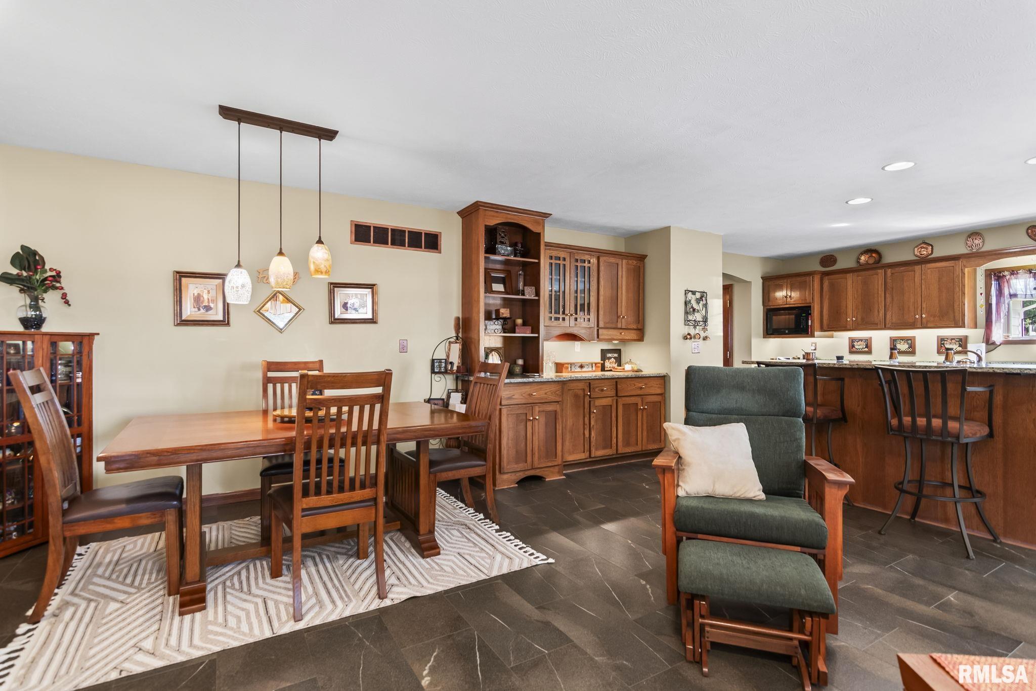 10553 South Main Street Chatham, IL 62629 - Photo 13 of 44