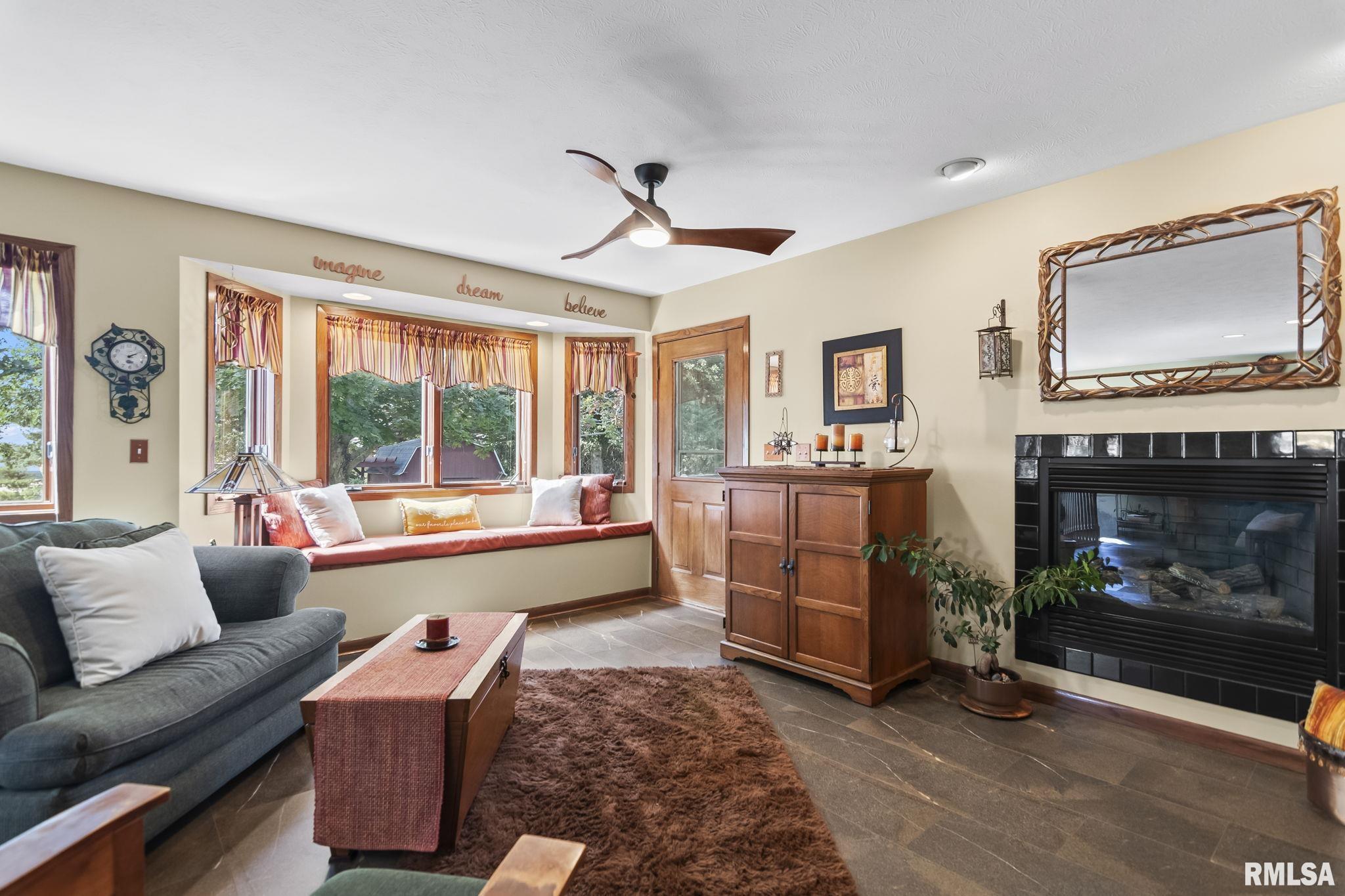 10553 South Main Street Chatham, IL 62629 - Photo 14 of 44