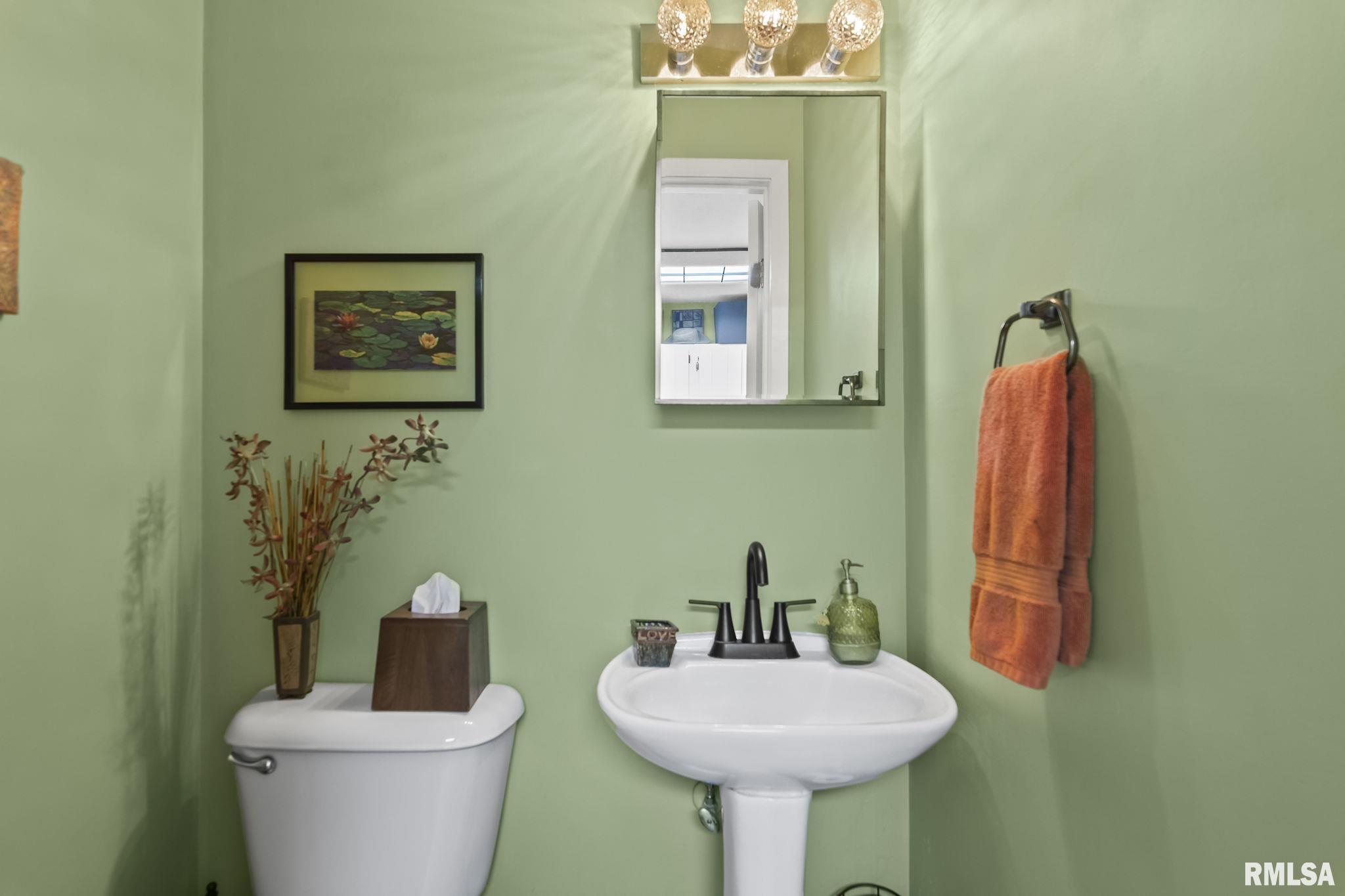 10553 South Main Street Chatham, IL 62629 - Photo 33 of 44