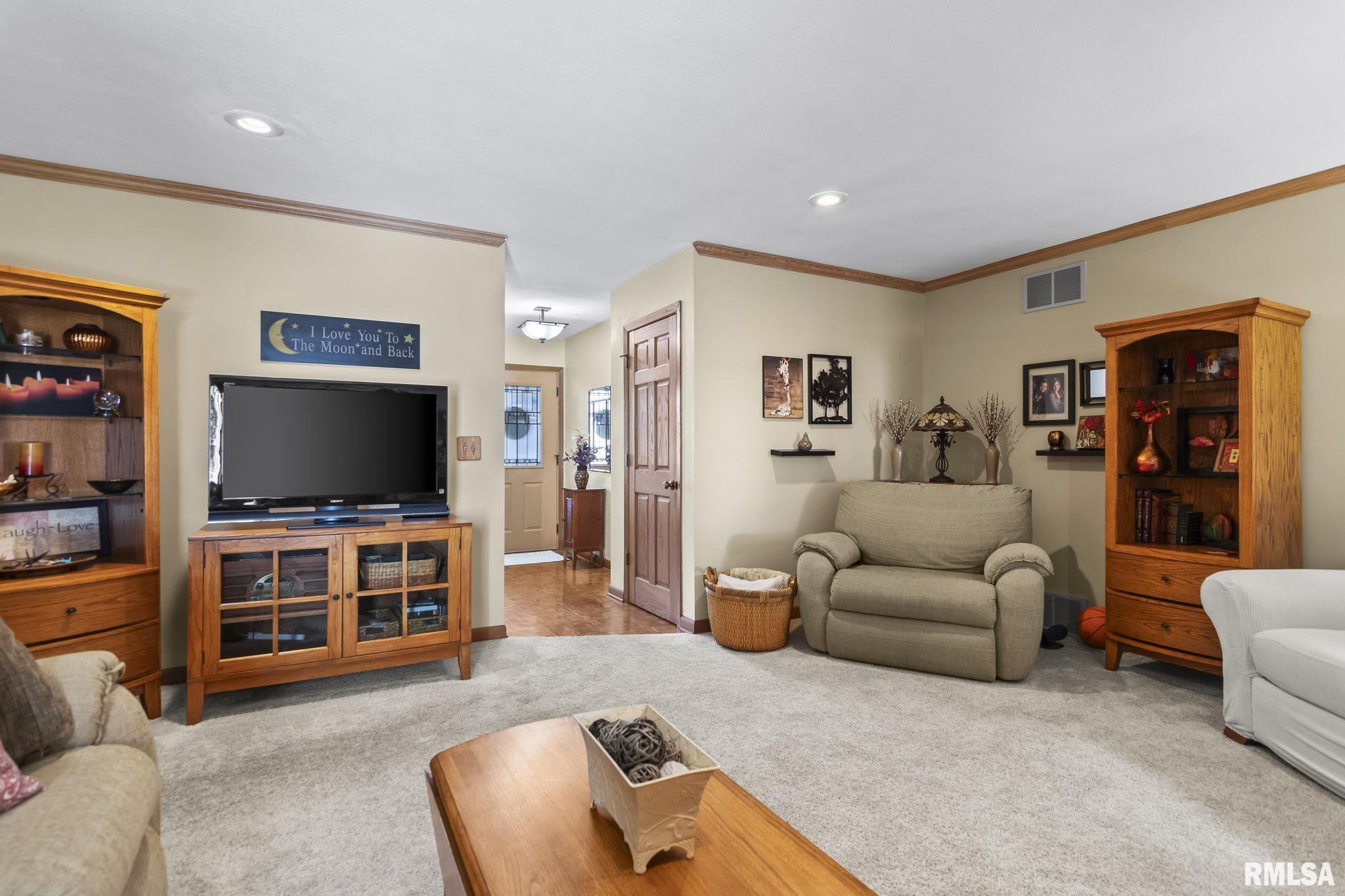 10553 South Main Street Chatham, IL 62629 - Photo 6 of 44