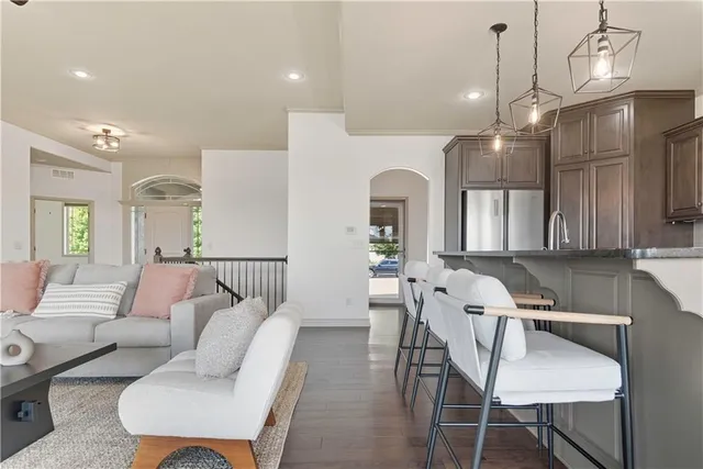 $525,000 | 2341 Southwest River Trail Road, Lee's Summit, MO 64082