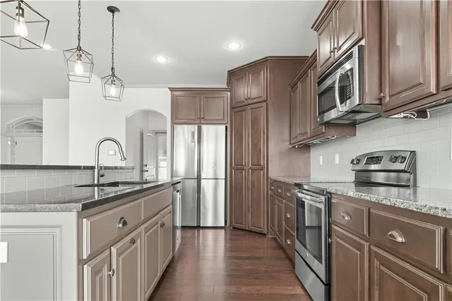 $525,000 | 2341 Southwest River Trail Road, Lee's Summit, MO 64082