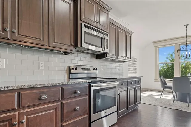 $525,000 | 2341 Southwest River Trail Road, Lee's Summit, MO 64082