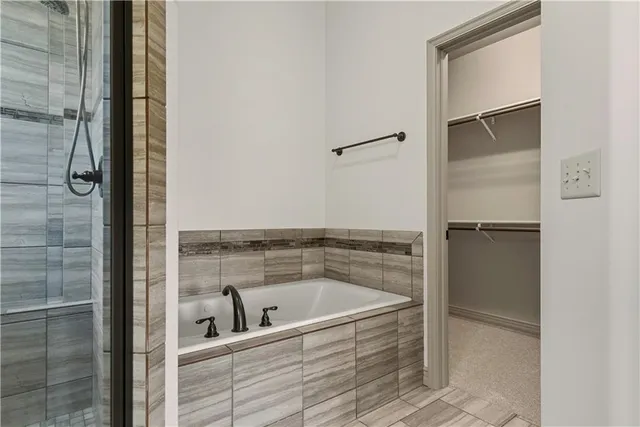 $525,000 | 2341 Southwest River Trail Road, Lee's Summit, MO 64082