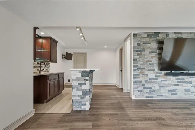 $525,000 | 2341 Southwest River Trail Road, Lee's Summit, MO 64082