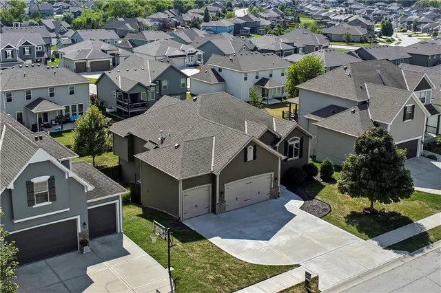 $525,000 | 2341 Southwest River Trail Road, Lee's Summit, MO 64082