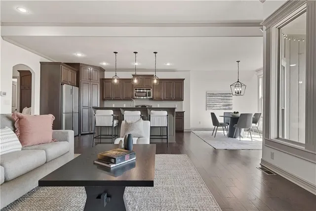 $525,000 | 2341 Southwest River Trail Road, Lee's Summit, MO 64082