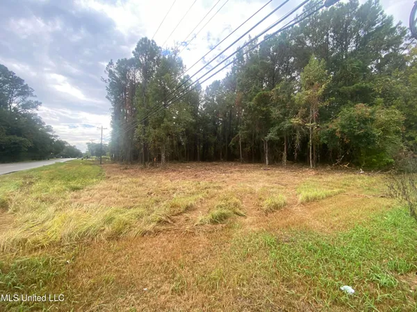 $64,900 | 613 Hwy Escatawpa Ms 39552, Moss Point, MS 39562