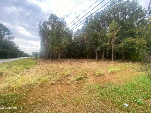 $64,900 | 613 Hwy Escatawpa Ms 39552, Moss Point, MS 39562