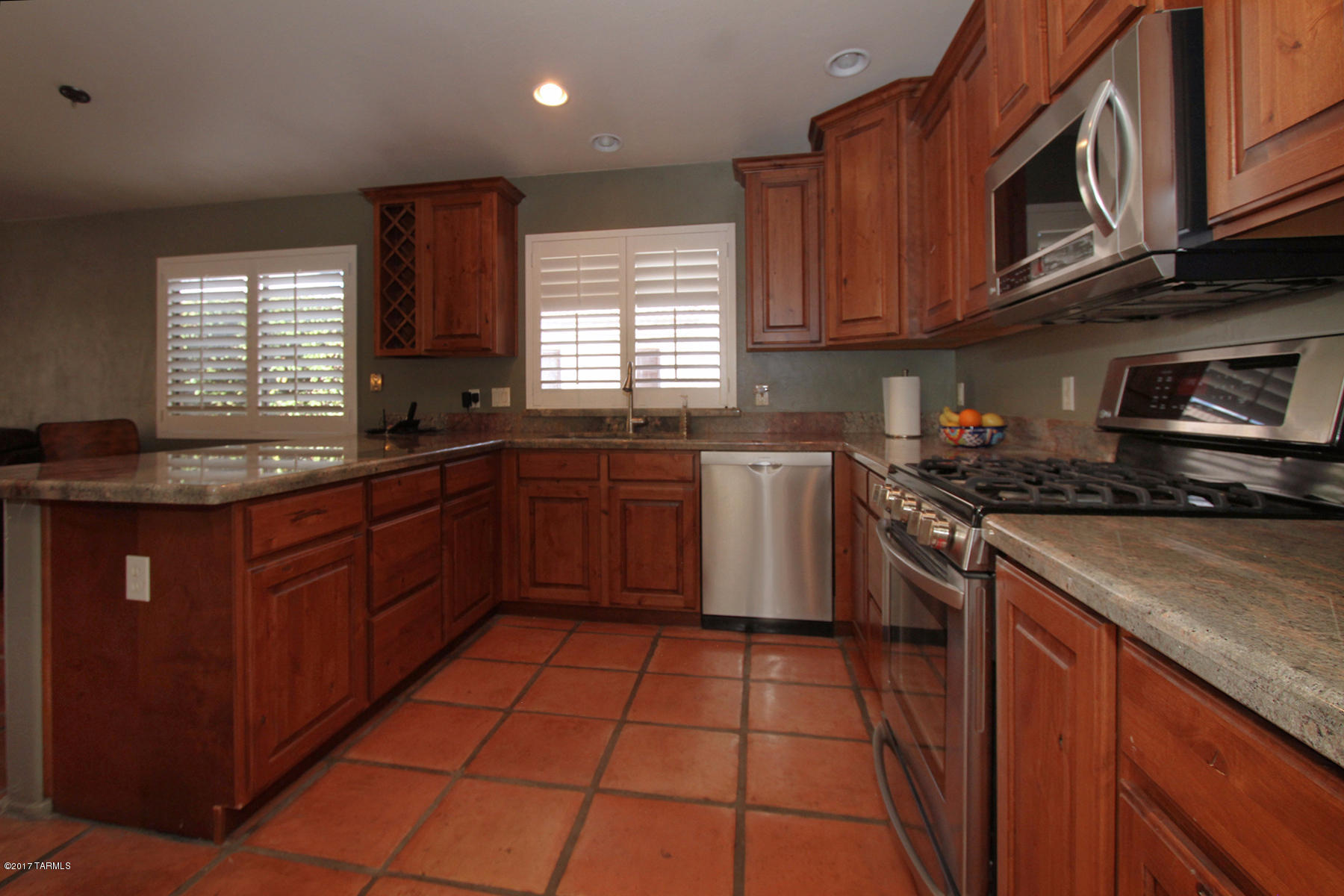 258 West Sugar Loaf Road Oro Valley, AZ 85737 - Photo 5 of 24
