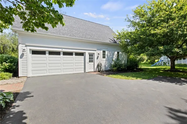 $729,900 | 2 Esker Rise, Victor, NY 14564