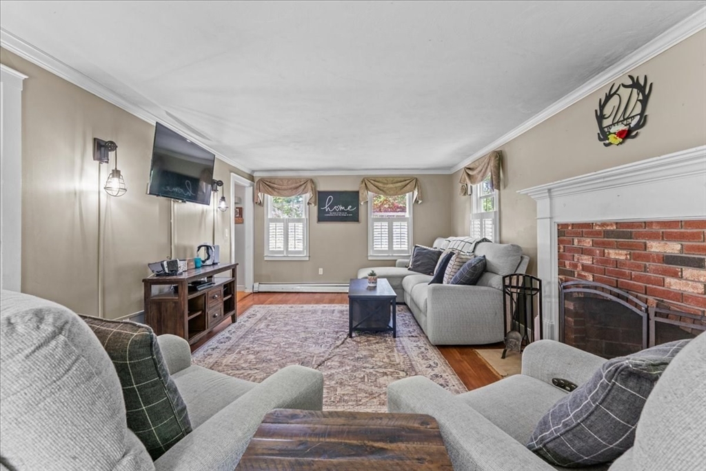 19 Forest Road Forestdale, MA 02644 - Photo 4 of 30