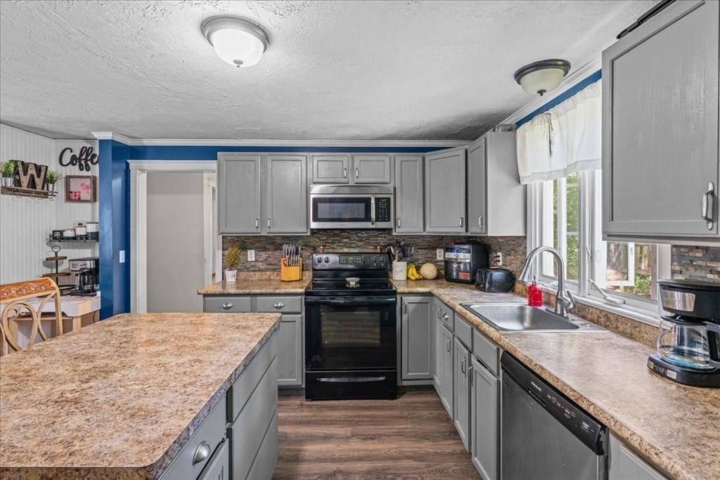 19 Forest Road Forestdale, MA 02644 - Photo 9 of 30