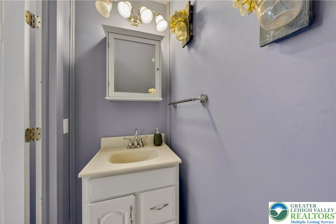 945 Main Street Bethlehem, PA 18018 - Photo 31 of 75