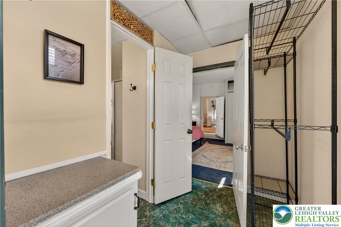 945 Main Street Bethlehem, PA 18018 - Photo 42 of 75 Primary bath