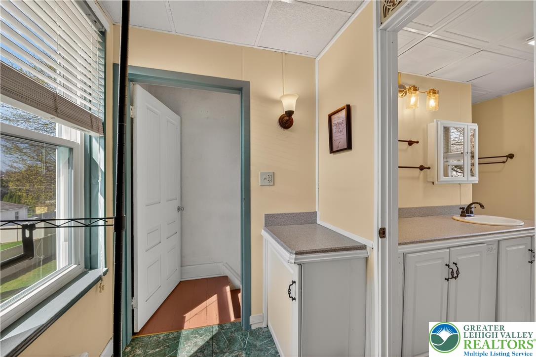 945 Main Street Bethlehem, PA 18018 - Photo 43 of 75