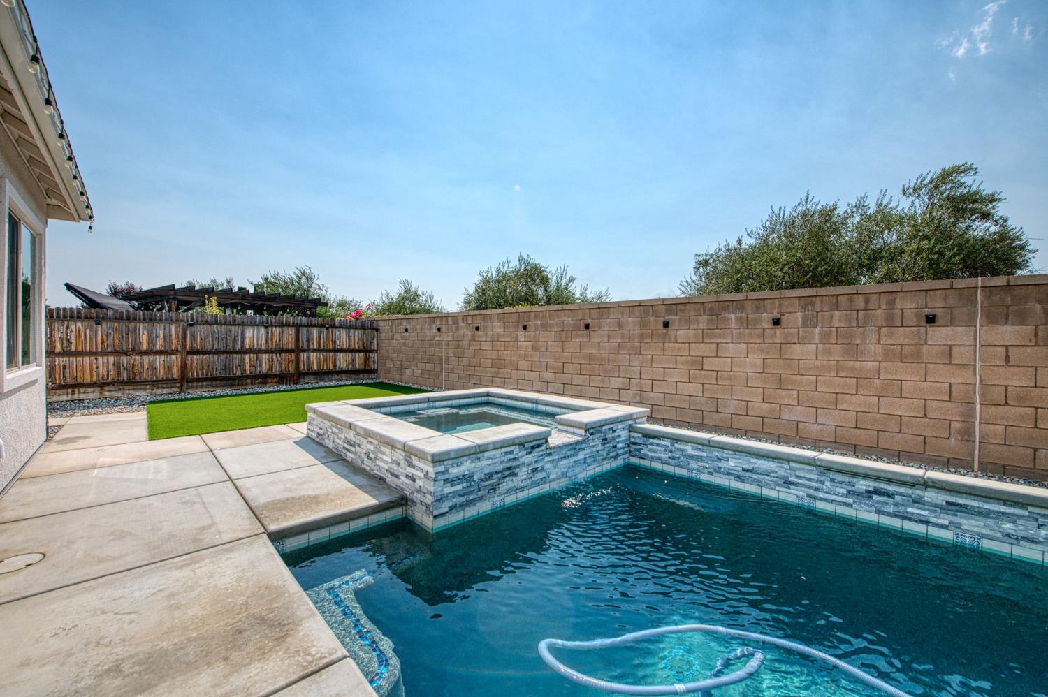 678 Ponderosa Way Madera, CA 93636 - Photo 36 of 38 a view of a backyard