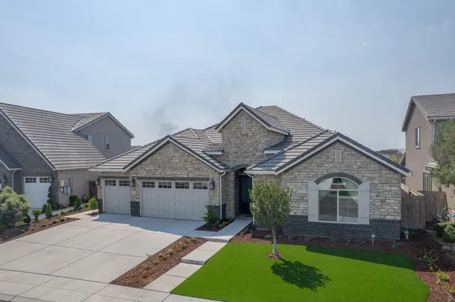 $818,950 | 678 Ponderosa Way, Madera, CA 93636