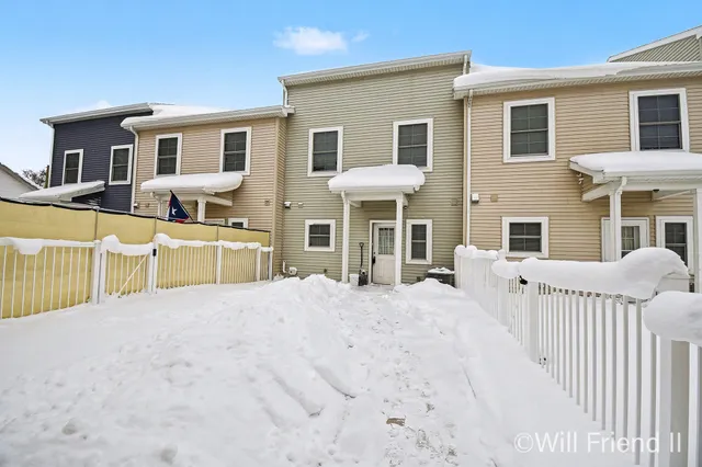 $279,900 | 164 Wexford Street Southeast, Grand Rapids, MI 49548