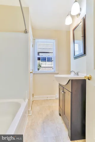 $995 | 832 Potomac Avenue, Unit 1N, Hagerstown, MD 21742