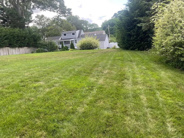 $300,000 | Beaver Drive, Kings Park, NY 11754