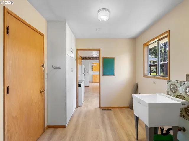 $775,000 | 46870 East Lyons Mill City Drive, Lyons, OR 97358