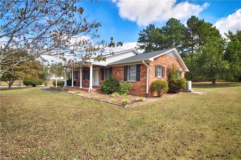 2176 Frye Bridge Road Clemmons, NC 27012 - Photo 4 of 20 Gallery Image 4