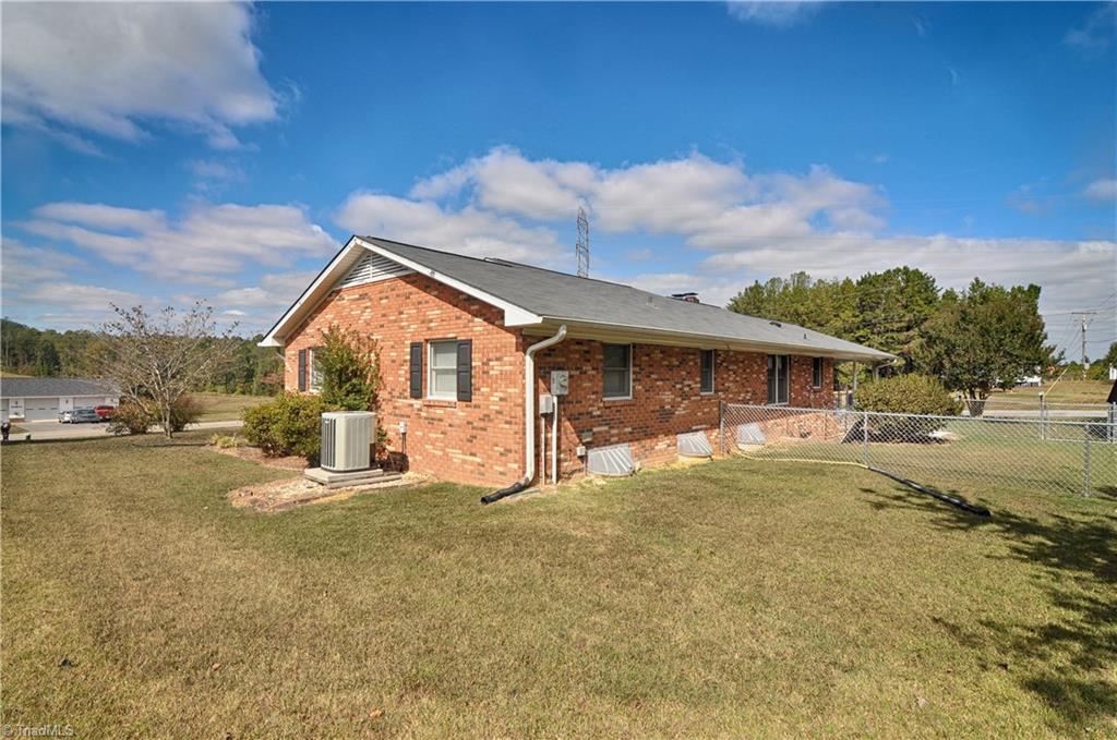 2176 Frye Bridge Road Clemmons, NC 27012 - Photo 5 of 20 Gallery Image 5