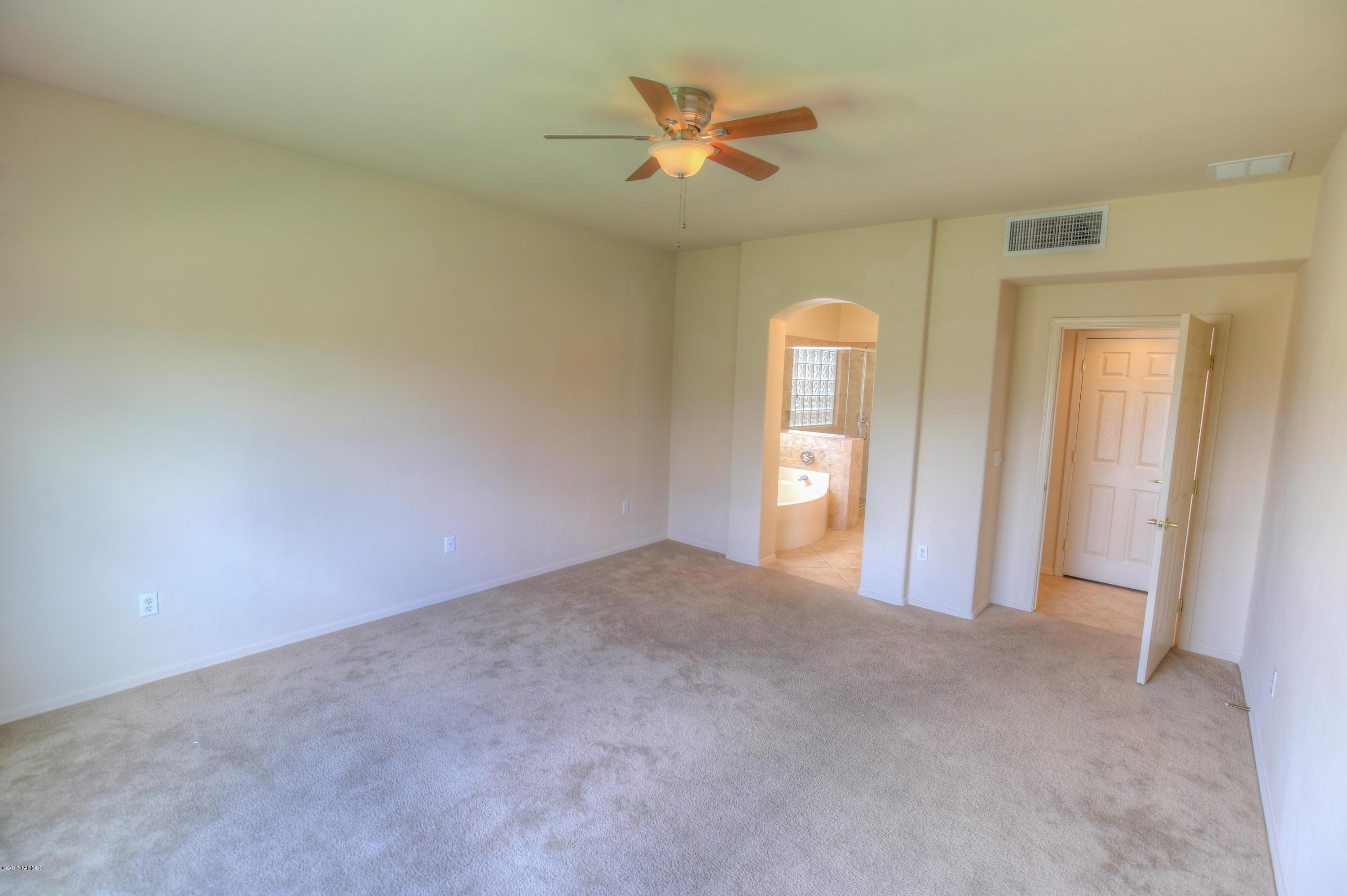 10457 East Rita Ranch Crossing Circle Tucson, AZ 85747 - Photo 11 of 34