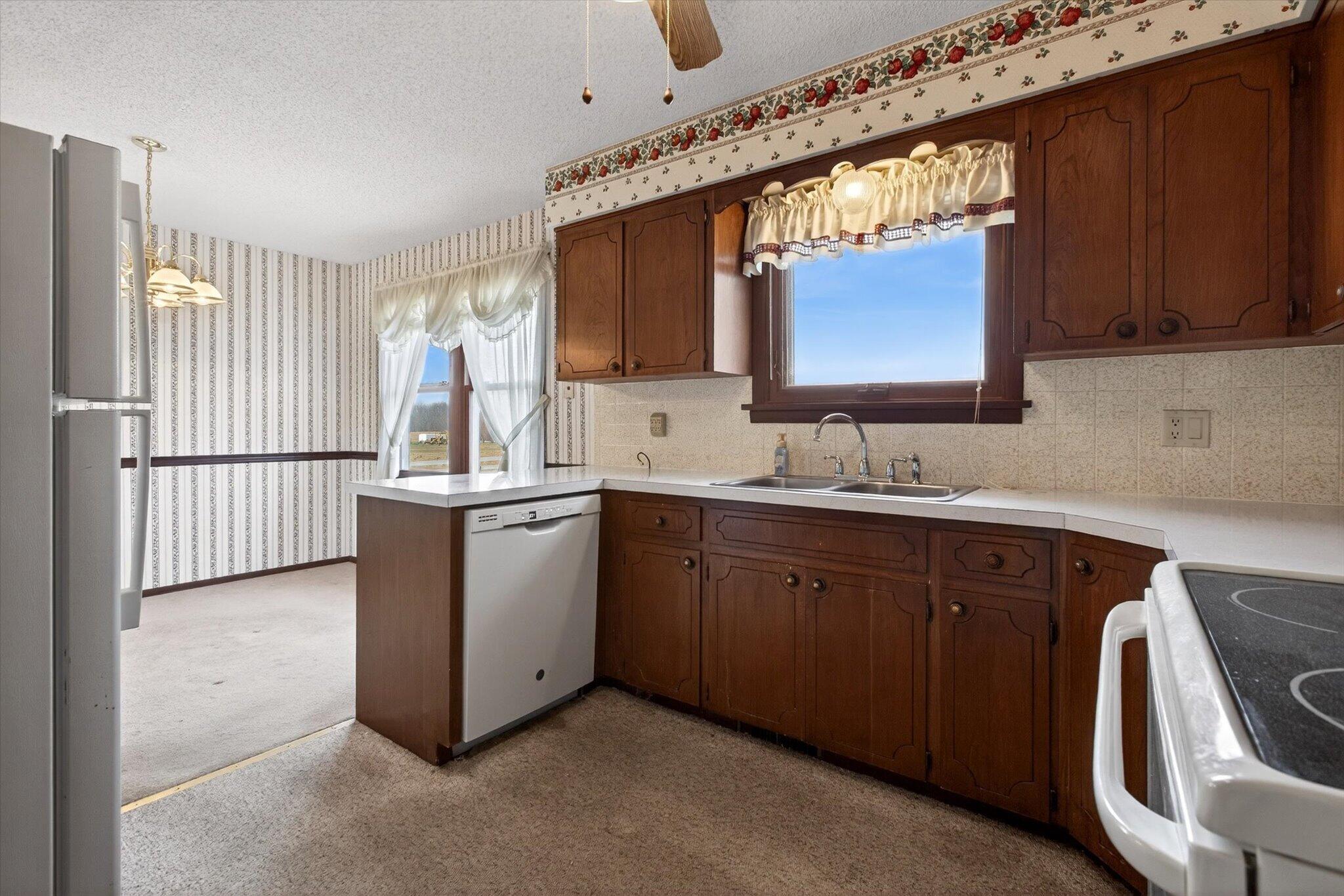 565 West Rockey Weed Road Berrien Springs, MI 49103 - Photo 6 of 24 05-8