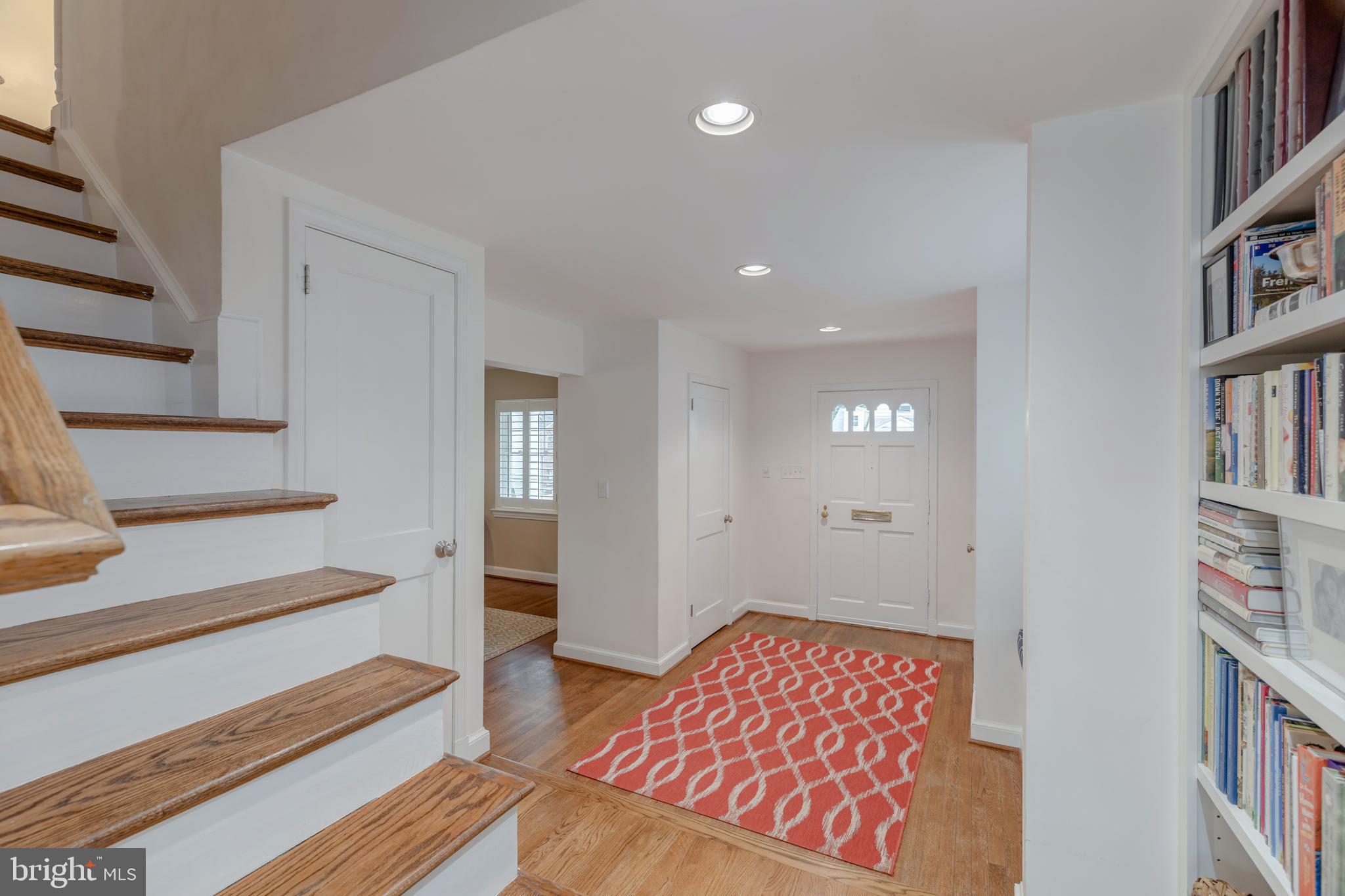 4909 Redford Road Bethesda, MD 20816 - Photo 3 of 23 Main Level - Foyer