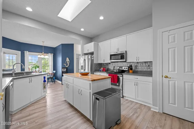 $520,000 | 6002 Gondolier Drive, New Bern, NC 28560