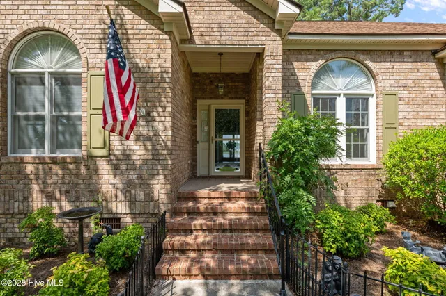 $520,000 | 6002 Gondolier Drive, New Bern, NC 28560