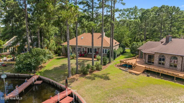 $520,000 | 6002 Gondolier Drive, New Bern, NC 28560