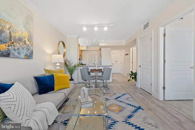 $2,700 | 631 D Street Northwest, Unit 1136, Washington, DC 20004