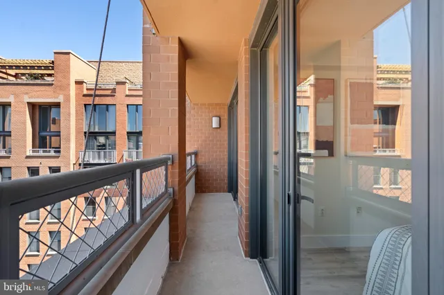 $2,700 | 631 D Street Northwest, Unit 1136, Washington, DC 20004