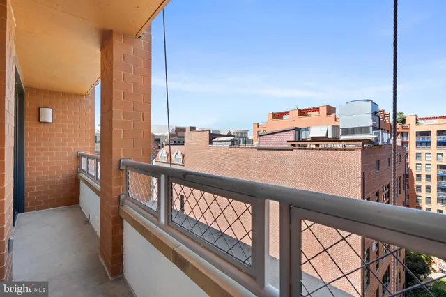 $2,700 | 631 D Street Northwest, Unit 1136, Washington, DC 20004